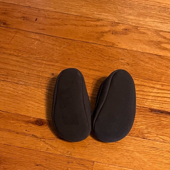 Brand new Carter’s infant slip ons - Picture 4 of 4